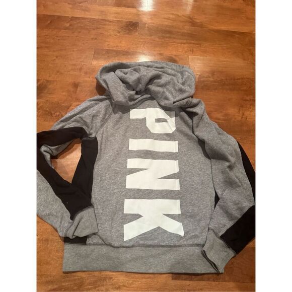 Woman’s Victoria’s Secret pink hoodie size medium - Picture 4 of 4